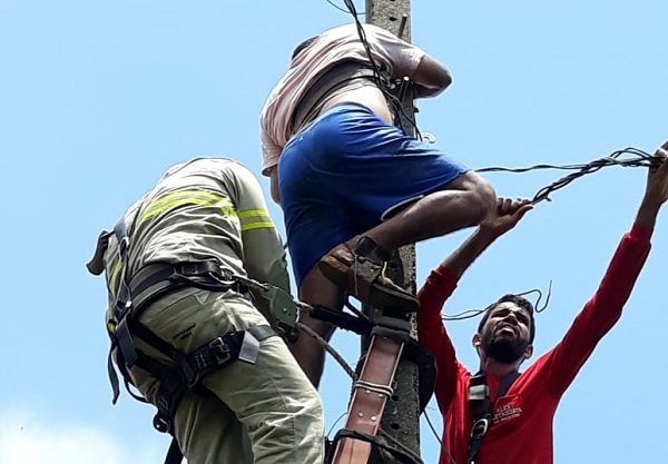 DESCARGA: Sitiante é eletrocutado ao tentar religar energia elétrica em sua propriedade