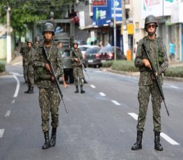 Tropas do Exército são destacadas para garantir segurança no RJ 