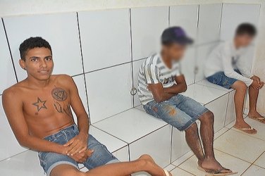 Adolescentes furtam motocicletas e trocam por som e centrífuga