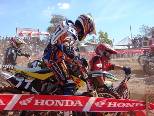 MOTOCROSS - Treino cronometrado define posição de pilotos no 