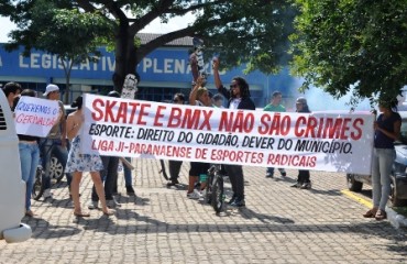 Skatistas e Bikers reivindicam pista em Ji-Paraná