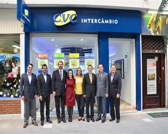 CVC inaugura primeira loja voltada para intercâmbios