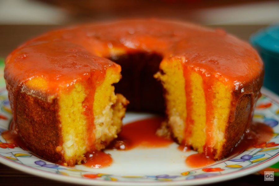 CAFÉ DA TARDE: Aprenda a fazer bolo de milho com requeijão e goiabada