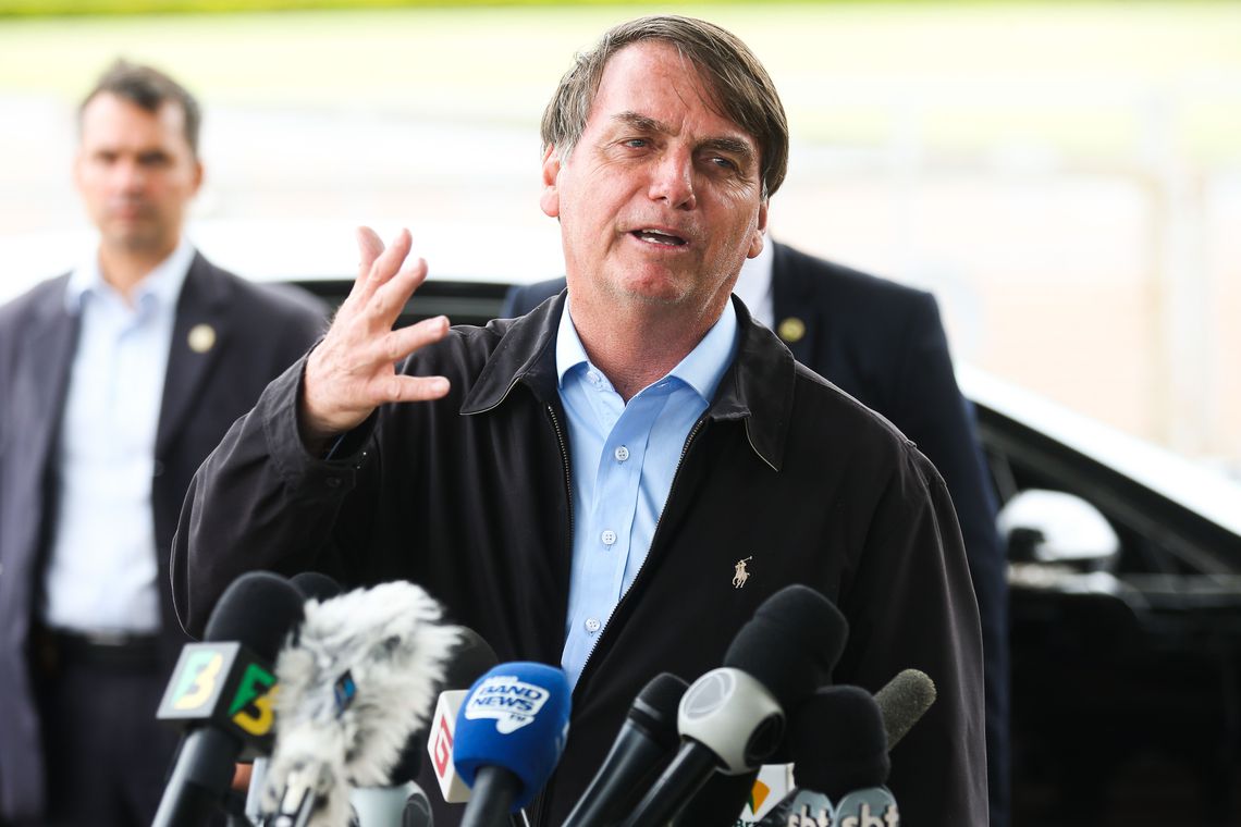 POLÍTICA: Bolsonaro cancela readmissão de Santini e transfere PPI para Economia