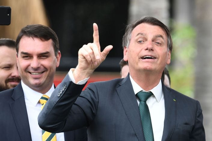 SEM BENEFÍCIO: Bolsonaro edita MP que pode impedir acesso de até 500 mil pessoas ao BPC