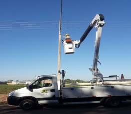 Vereador Maurício Carvalho pede reparos de luminárias no bairro Aponiã