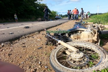 Quatro pessoas morrem em acidente entre motos na BR-421