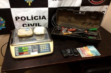 DENARC prende dupla acusada de tráfico de droga 
