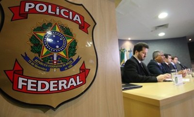 Hackers roubam senhas de e-mails de 240 da Polícia Federal e publicam on-line
