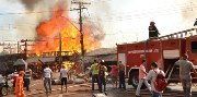 Incêndio destrói 10 estabelecimentos em Rio Branco