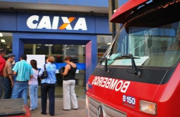 Rachadura no prédio da Caixa em Porto Velho motiva evacuação imediata e interdição