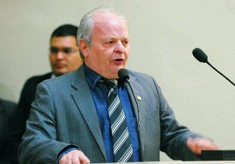 Euclides Maciel quer isenção de impostos sobre aquisição de veículos e transporte coletivo 