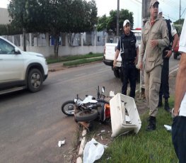 Motociclista fica ferido, após  colisão em cruzamento