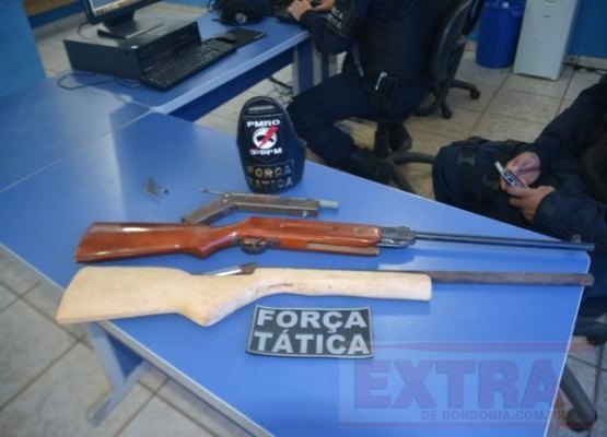 Força Tática detém idoso com armas de fogo