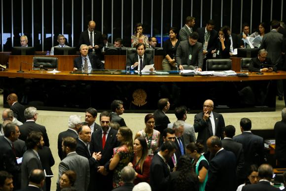 REDUÇÃO: Preço dos combustíveis é tema de debate na Câmara dos Deputados