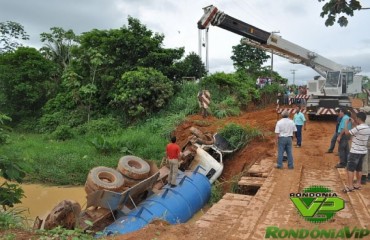 ARIQUEMES – Homem morre após acidente com caminhão limpa fossa - Fotos