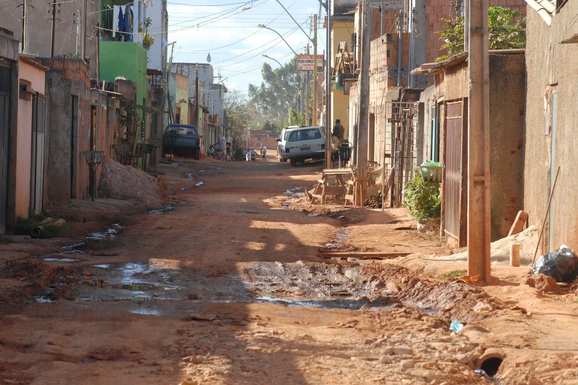 TRISTE: Banco Mundial alerta para aumento da pobreza no Brasil