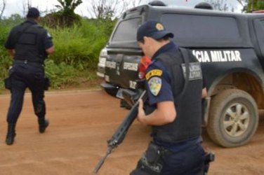 REAÇÃO - Suspeito de roubo é morto após tentar atirar em guarnição