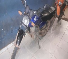 Polícia Militar prende jovem com moto roubada no Centro