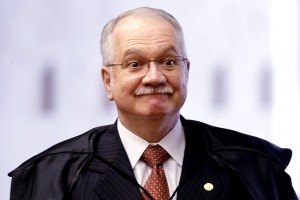 Ministro do STF, ex-advogado de Dilma suspende processo de Impeachment