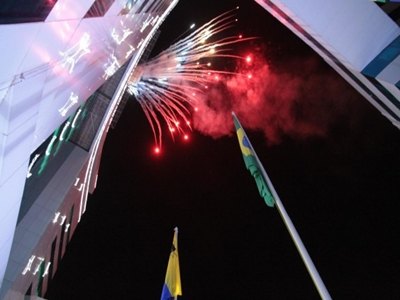 Corpo de Bombeiro orienta sobre cuidados na hora de soltar fogos de artifícios