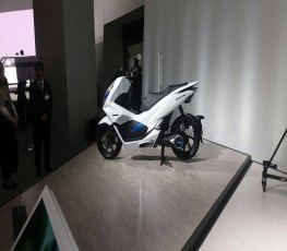 Honda pode trazer scooter PCX elétrico ao Brasil