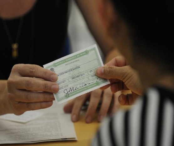 Termina hoje prazo para pedir 2ª via de título para eleitor em trânsito