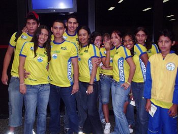 Equipe de atletas do CAIA Natação retorna aos treinos visando temporada 2005