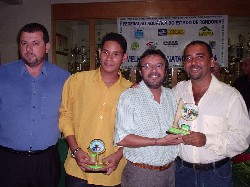 Equipe de atletas do CAIA Natação retorna aos treinos visando temporada 2005