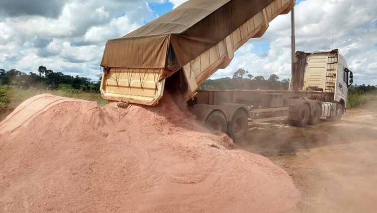 CALCÁRIO: Mais de 6 mil toneladas são entregues para produtores de leite de RO