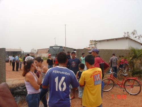 Passagem de ônibus aumenta e população se revolta em Candeias