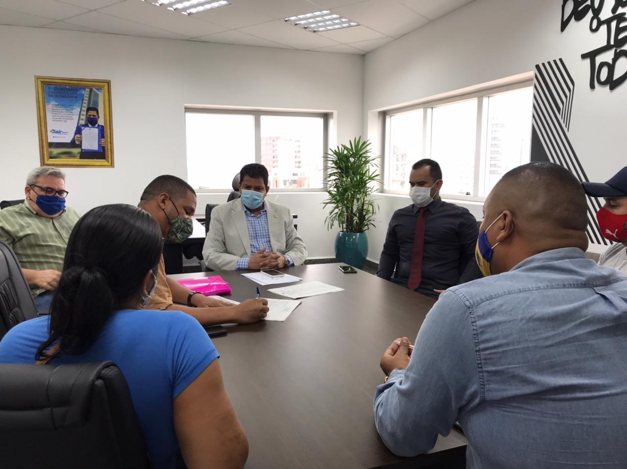 DEPUTADO ESTADUAL: Jair Montes recebe demandas dos moradores do bairro Cascalheira 