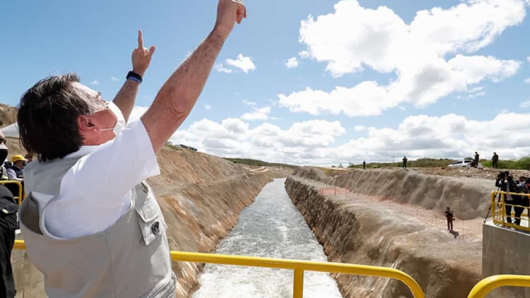 TRANSPOSIÇÃO: Obra do rio São Francisco vaza e governo evacua 2.000 pessoas no CE