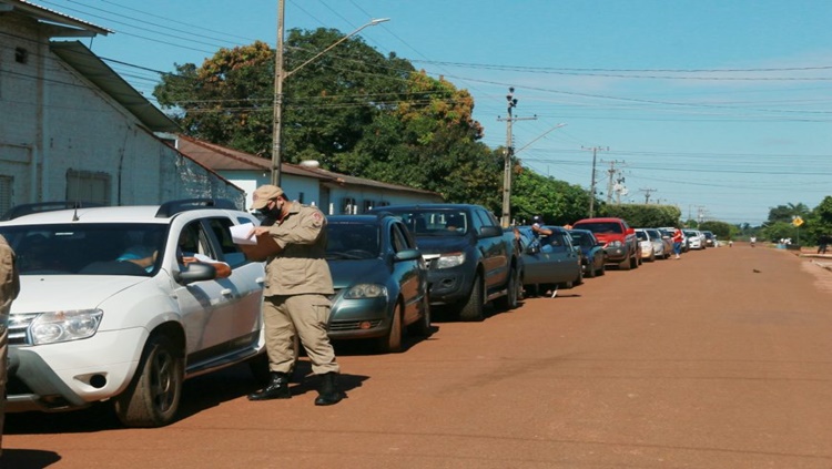 DRIVE-THRU: Governo de Rondônia realiza 423 testes rápidos para covid-19 em Pimenta Bueno