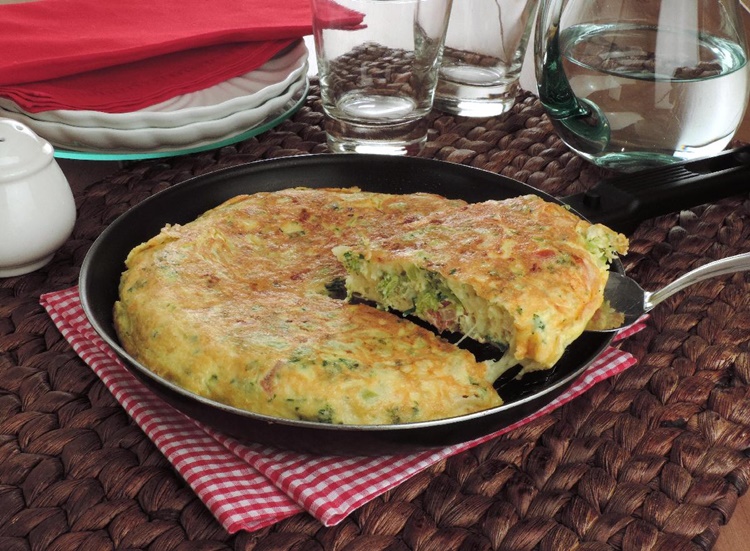 VERSÁTIL: Omelete de brócolis com queijo é uma boa pedida para o almoço ou jantar