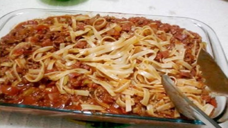 RÁPIDO: Macarrão com carne moída feito na panela de pressão para o almoço