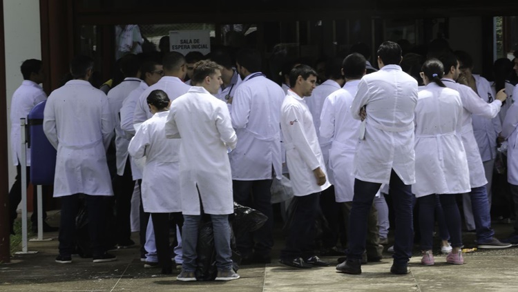 MEDICINA: Prazo para pagar inscrição no Revalida 2020 termina nesta quarta-feira