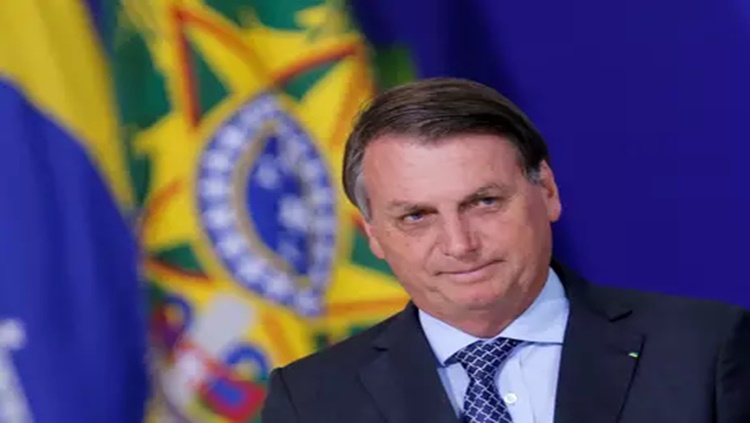 ELEIÇÕES 2020: Bolsonaro vota no segundo turno das eleições municipais no Rio