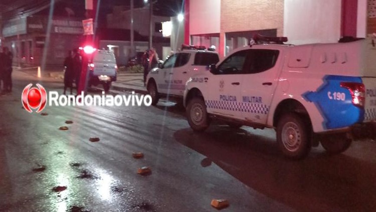 NA BALA: Enteado tenta matar padrasto com cinco tiros em frente de residência na zona Leste