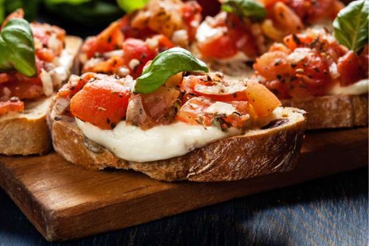 FÁCIL: 7 receitas práticas e deliciosas de bruschetta para fazer em casa