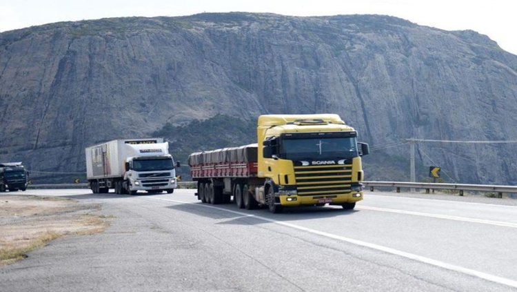 SEM IMPOSTOS: Tarifa de importação de pneus para transporte de cargas é zerada