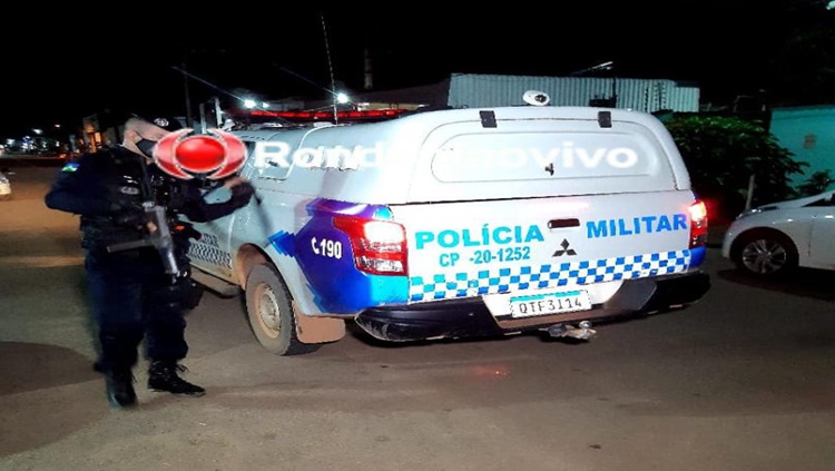 INDO ROUBAR: Quadrilha é flagrada com armas dentro de automóvel na zona Leste