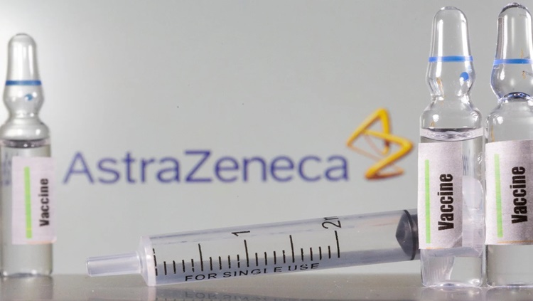 COVID-19: AstraZeneca espera produzir 200 milhões de doses de vacina até abril