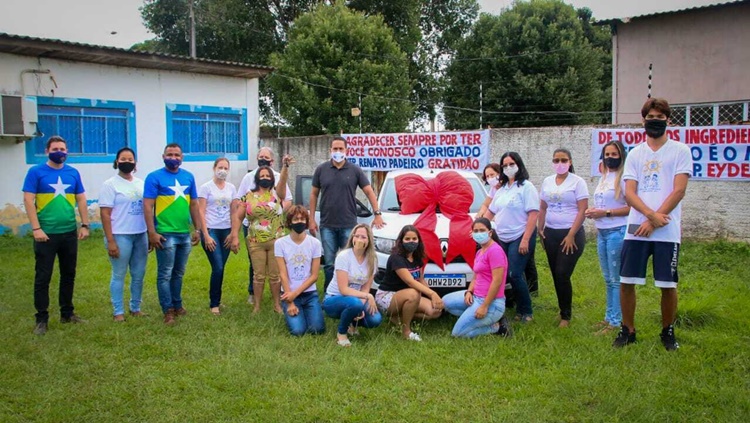 TRABALHOS: Deputado Eyder Brasil participa de entrega de veículo a ONG de Ariquemes