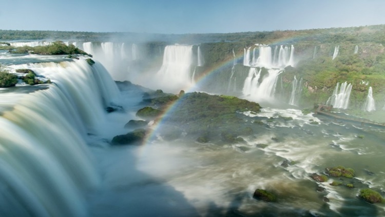 TURISTAS: Foz do Iguaçu recebe mais de 13 mil visitantes durante o carnaval