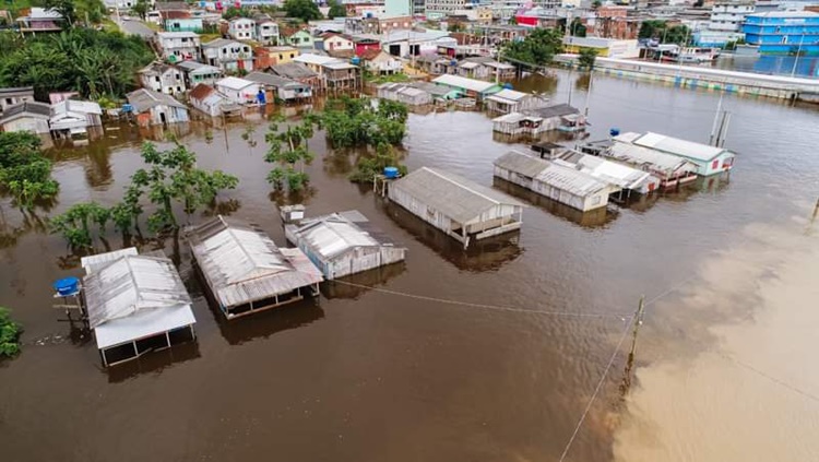 TRISTEZA: Criança de dois anos morre afogada em cheia de rio no Acre