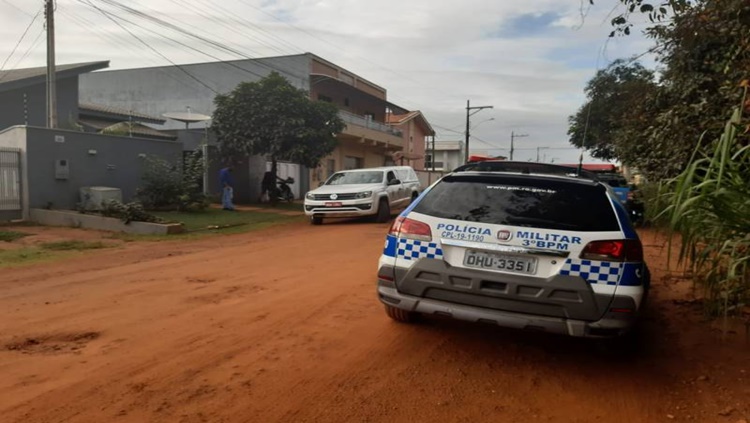 HOMICÍDIO: Construtor é assassinado a tiros e encontrado morto na área de casa em RO