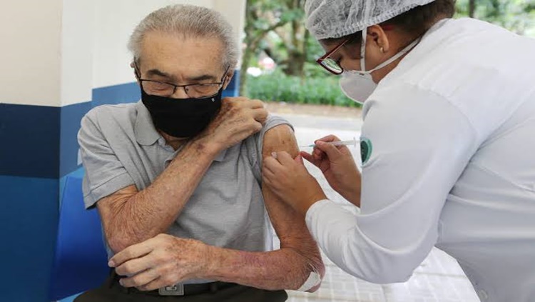 IMUNIZAÇÃO: Município de Jaru inicia vacinação contra Covid-19 em idosos entre 65 e 69 anos