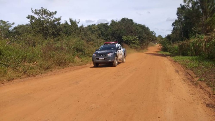 CRUÉIS: Ladrões invadem chácara, assassinam mulher e deixam marido dela esfaqueado