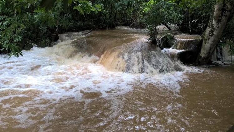 VAI ENTENDER: Jovem é espancada em balneário e marido foge com o acusado